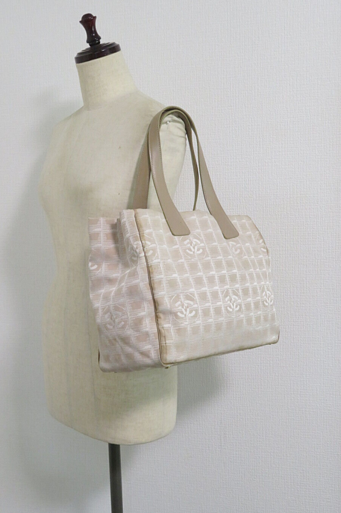 CHANEL Beige Nylon and Leather Tote Bag Purse #59464 - Image 10